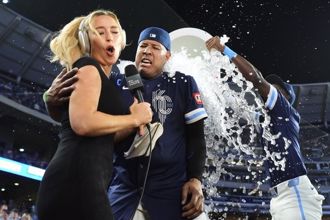 MLB》薛爾瑟首局狂失7分 皇家20比1屠殺美東一哥藍鳥