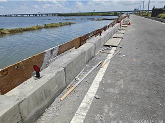 樺加沙颱風恐成「風王」 台南七股嚴防滅村 3防線加高60公分