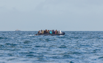 偷渡客迷航12天 她餵母乳救16人：1人每天吸10秒