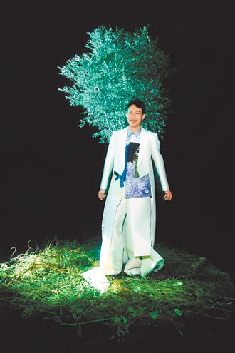 苏打绿「劳模」阿龚 关琴房狂练3000小时