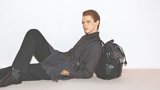 FENDI Flux掌握都会型男从容感