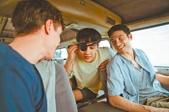 鳳小岳關車窗拍戲崩潰喊「像偷渡」