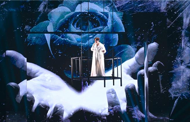 道英宛如白馬王子般從舞台中央夢幻登場。（COME ON JKSSP提供）