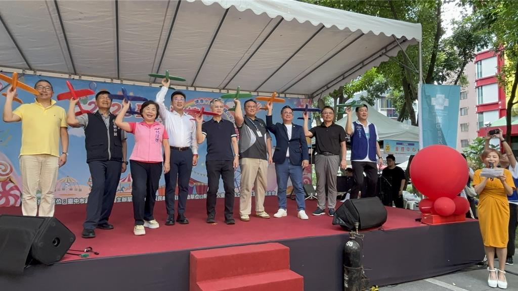 台中榮總21日在草悟道舉辦「市民健康嘉年華」。（馮惠宜攝）