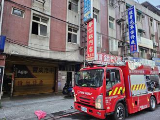 新店公寓火警奪命！客廳瓦斯桶遭開啟 1男大面積燒傷亡