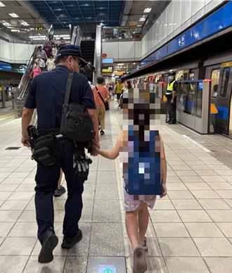 北市8歲女童迷途  警化身暖心保母護送返家