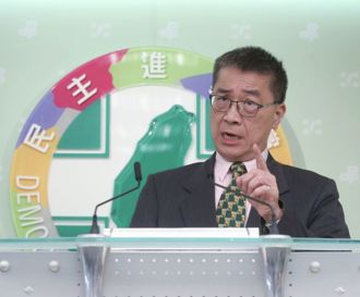 徐國勇挨批「竹篙套菜刀」  學者：麥克阿瑟命令是針對日軍！