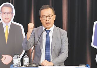 羅智強：炮口對外 扮藍白橋梁