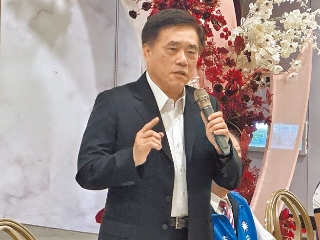 国民党中央客委会20日举行114年第3季工作会报，前台北市长郝龙斌致词时承诺，未来当选党主席后，不仅2026年县市长选举要获得胜利，2028年更要下架民进党。（高钧麟摄）