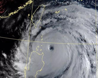 鄭明典警告3地區小心 樺加沙強度破表成「超級颱風」