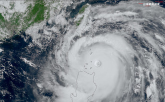 樺加沙「颱風眼牆置換完成」恐再增強 最顛峰時刻曝