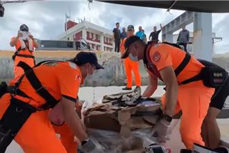 私菸澎湖海上漂！2萬4990包全泡水 疑走私集團躲查緝亂拋