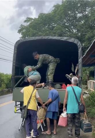 樺加沙颱風來襲 高雄山區急撤1835人 邁視察防颱整備