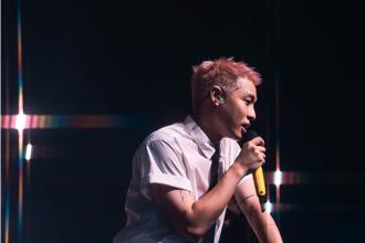 周湯豪頂龐克髮色搖滾開唱　自爆太緊張狂嗑冰淇淋