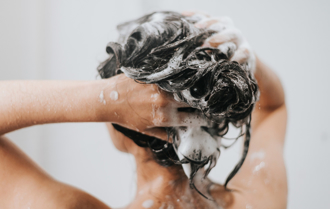 背痘好不了！皮膚科醫曝1原因最被忽略 5大黑名單快避雷 