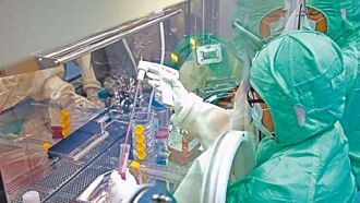 富爸爸入主 生技業掀併購潮