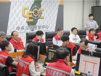 馬太鞍溪堰塞湖溢流 卓揆邀傅崐萁至中央災變中心