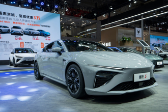 陸車廠爆倒閉潮！數百萬車主哭慘 一堆「爛尾車」誰來救？