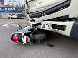 紅綠燈故障！彰化婦騎車經過遭撞身亡 縣府國賠94萬元