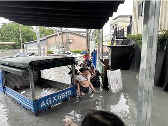 獨家》洪水來襲淪汪洋  光復鄉民破門避難：60多年首見