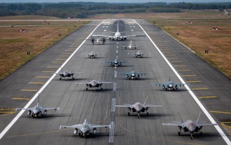 美空軍部長坦言「我們有最好的戰機」但一半不能飛