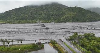 馬太鞍溪橋沖毀 交長赴花蓮視察