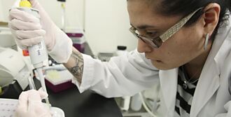 併购回温及临床试验捷报 2大利多 布局生医基金良机