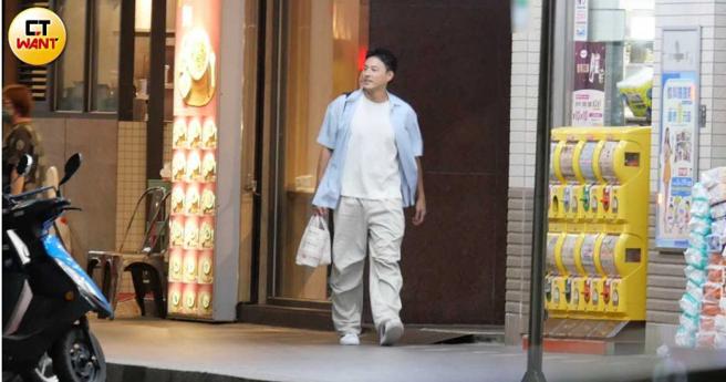 孫其君買個晚餐獲得滿滿情緒價值，心靈上非常飽足。（圖／本刊攝影組）