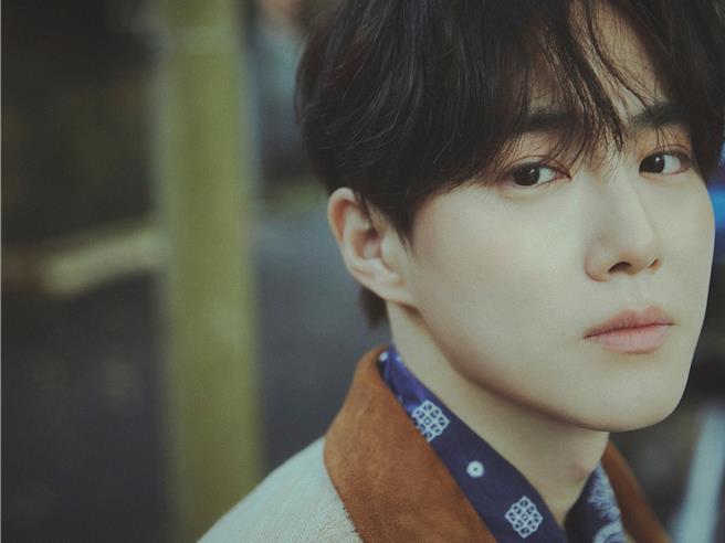 SUHO推出第4张迷你专辑《Who Are You》，用音乐展现反转魅力。（SM Entertainment提供）