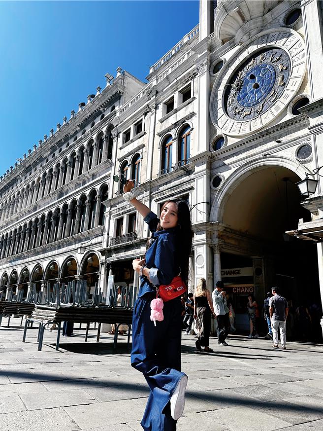 梁舒涵日前快闪义大利威尼斯。（宽宽整合提供）