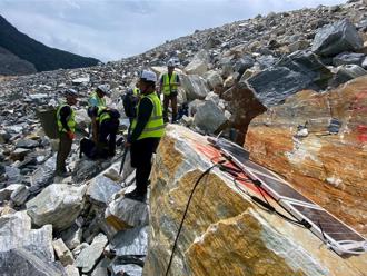 快评》炸堰塞湖避水患？救人还是害命 