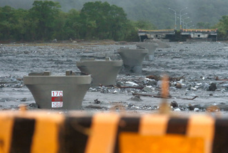 马太鞍溪堰塞湖溢流酿灾 民进党：9次示警花莲县府