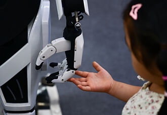 中、美、韓三強鼎立 人形機器人商業化 大陸領先