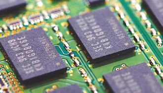 生成式AI与高频宽记忆体需求升温…供需吃紧 美光财报料有戏