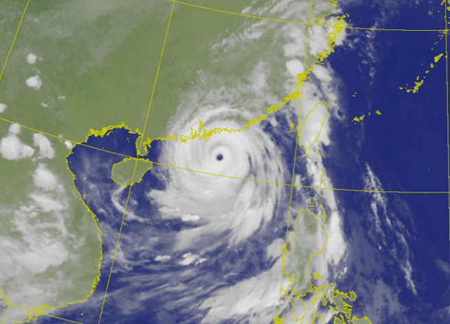 樺加沙雖然略有減弱，但仍是強烈颱風，讓廣州珠江一帶民眾如臨大敵，屯糧備貨應戰。（圖／中央氣象署）