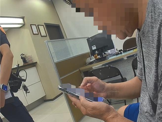 诈团称安排女子性交易，桃园男带行李箱解定存险遭骗。(警方提供／吕筱蝉桃园传真)