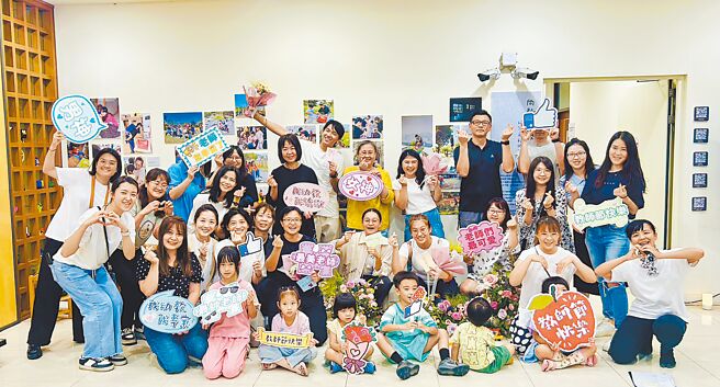 台東首次以幼兒園教師為主角的影像展《向教師致敬：幼兒最初的陪伴》，即日起在台東縣政府教育處展出。（台東縣政府提供／蔡旻妤台東傳真）