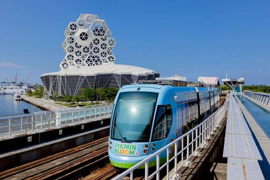 《Pikmin Bloom》高雄限定輕軌彩繪列車。　圖：高雄市政府觀光局／提供