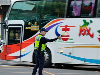 教師節連假出遊車潮湧現 桃警公布易塞路段、時段