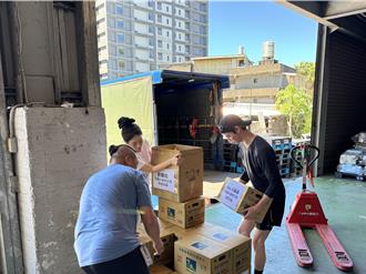 樺加沙重創花蓮！夏和熙、丫頭聯手30位星友救災「大卡車物資」前進光復