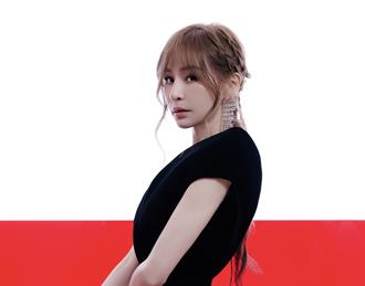 王心凌心繫災區捐款100萬 獲頒大獎感性吐心聲