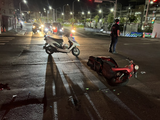 新庄严重车祸！汽车闯红灯酿祸　女骑士送命危