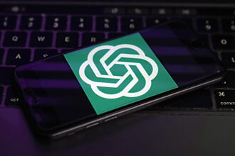 女股神：AI競賽將剩雙雄對決