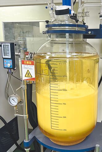 机光联手台化 扩大光电材料版图