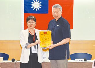 法界挺 张亚中：设公义部打贪