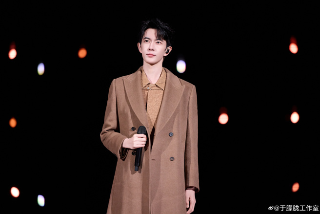 于朦朧墜樓身亡，其死因眾說紛紜。(圖/于朦朧工作室微博)