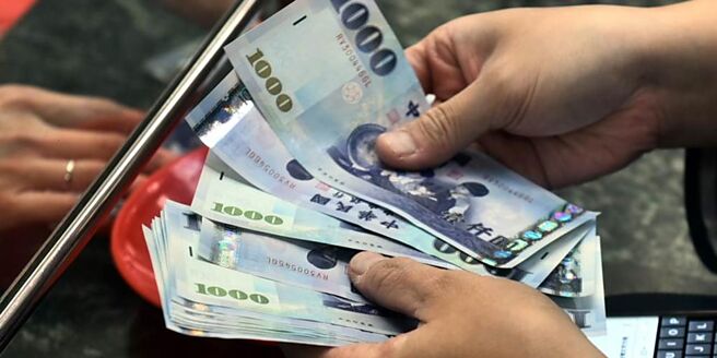 近期債市回穩，股、債市屢傳佳音，帶動平衡型相關基金績效水漲船高。圖／本報資料照片