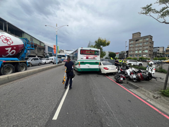 新莊女駕駛恍神連撞8車！　車內驚藏「毒煙彈」狼狽落網