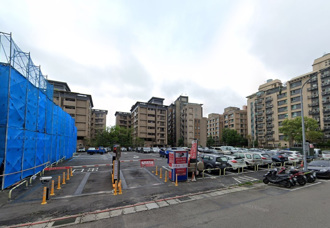 南港停車場有鑲金？有建商豪砸33億買下