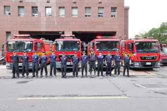 家乡有难刻不容缓！花莲子弟领军 北市警义消30人挺进光復乡